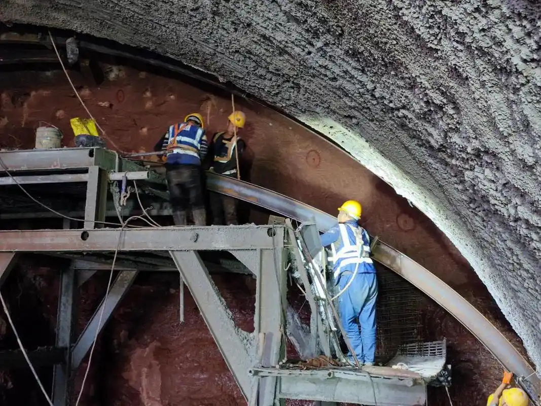 掘进不停歇 施工鏖战忙——中建五局赣州蓉江新区项目隧道右导上掌子