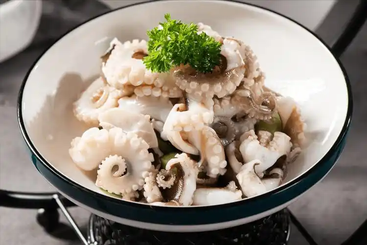 煮八爪鱼切忌水开再下锅方法用错了难怪嚼不动不鲜不爽脆