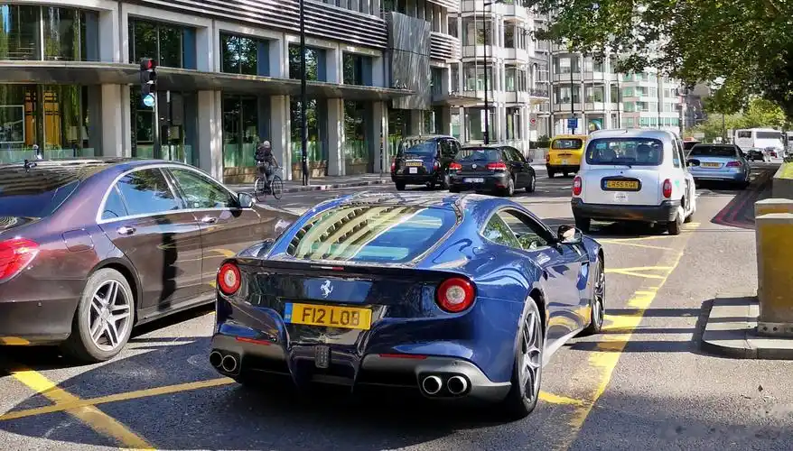 英国(伦敦) 法拉利 f12 berlinetta (14-15)