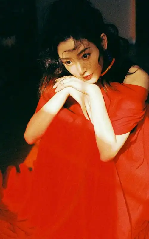 张天爱甜美复古写真手机壁纸