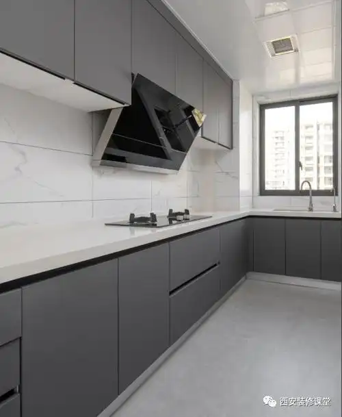 再也不用为搭配发愁啦1灰色 灰色 冷淡系的灰色最容易穿出高级感的