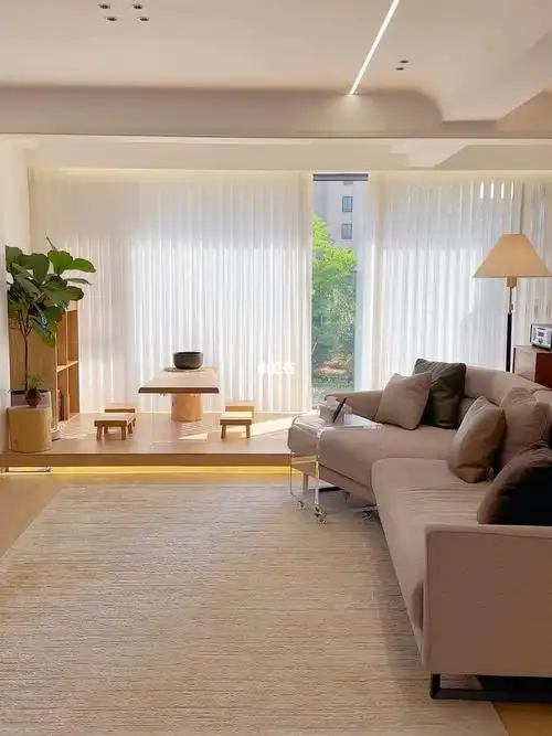 十几平的阳台纳入客厅起了个地台真香呀