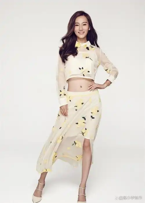 性感美女高洋,飘逸身姿尽显妩媚风采,太美了!