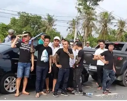 如今的他权势显赫,犹如东北的隐形王者,哈尔滨市的"地下市长"之名实至