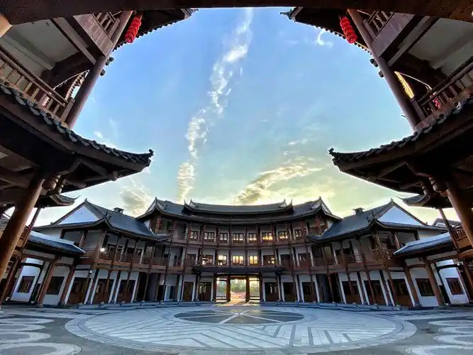 广西崇左太平古城风采!创意摄影:龙行天下 图片编辑:知足常乐