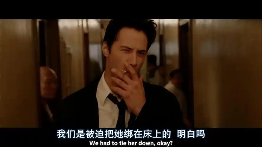 康斯坦丁轻松驱魔,基努里维斯抽烟的那段真是帅到掉渣