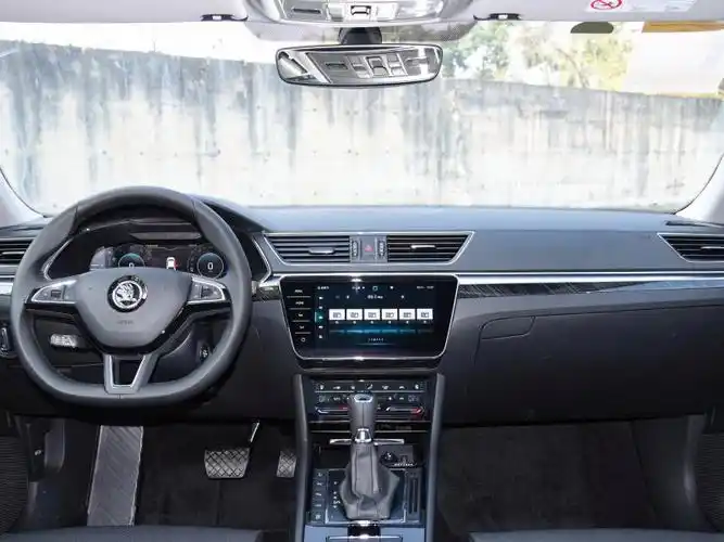 斯科达速派中控屏幕失灵是怎么回事