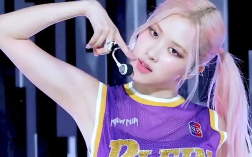 活动  【blackpink】pretty savage朴彩英直拍,双马尾朴彩英,配上紫色