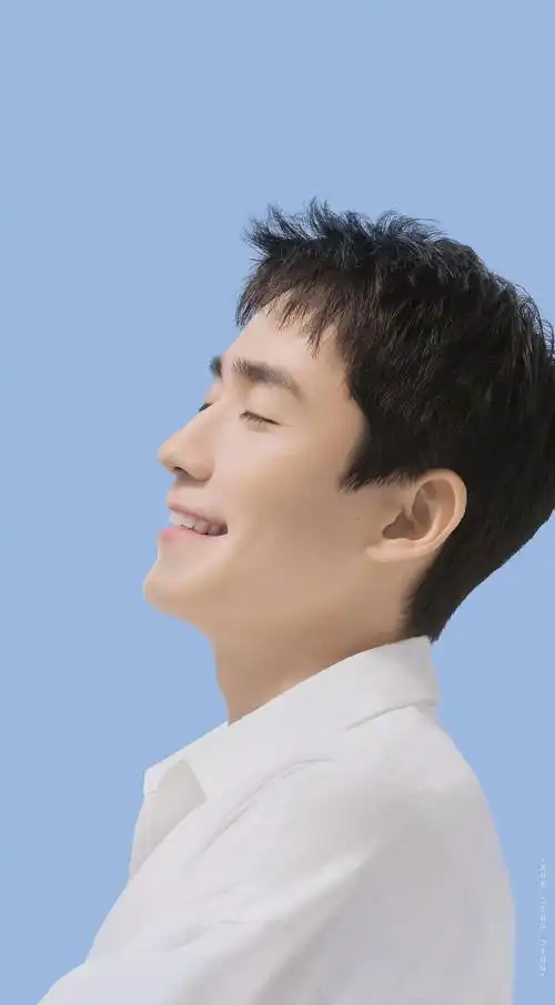 朱一龙的绝美侧颜