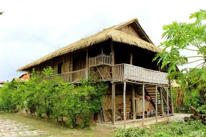 傣族风情边寨喊沙