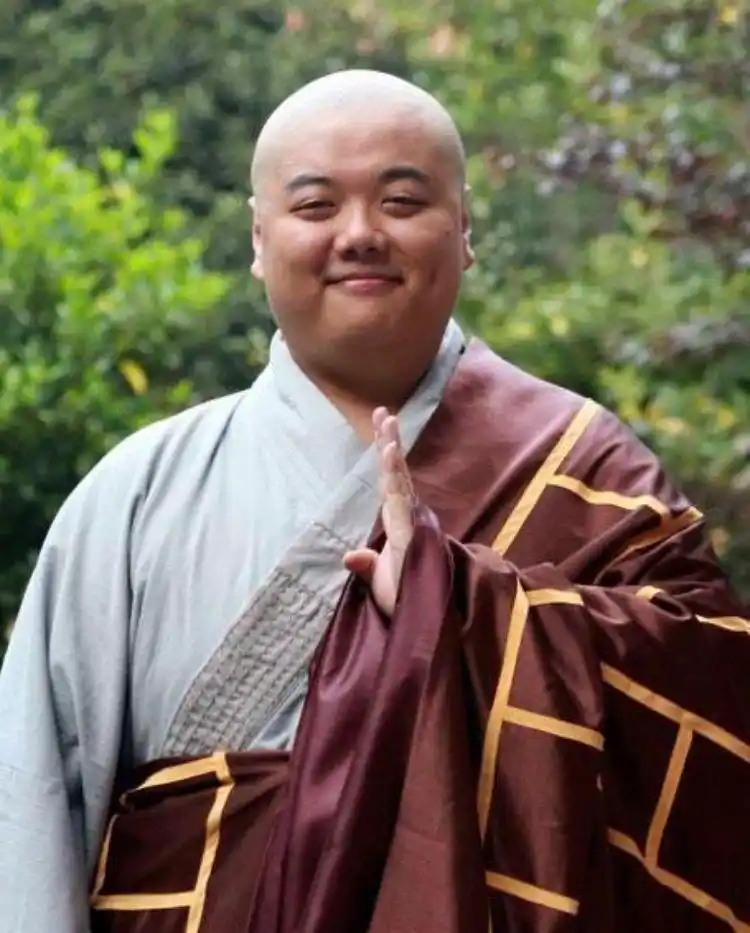 给大家说一位胖明星,他叫林子聪,曾经是荧幕中最受欢迎的胖子