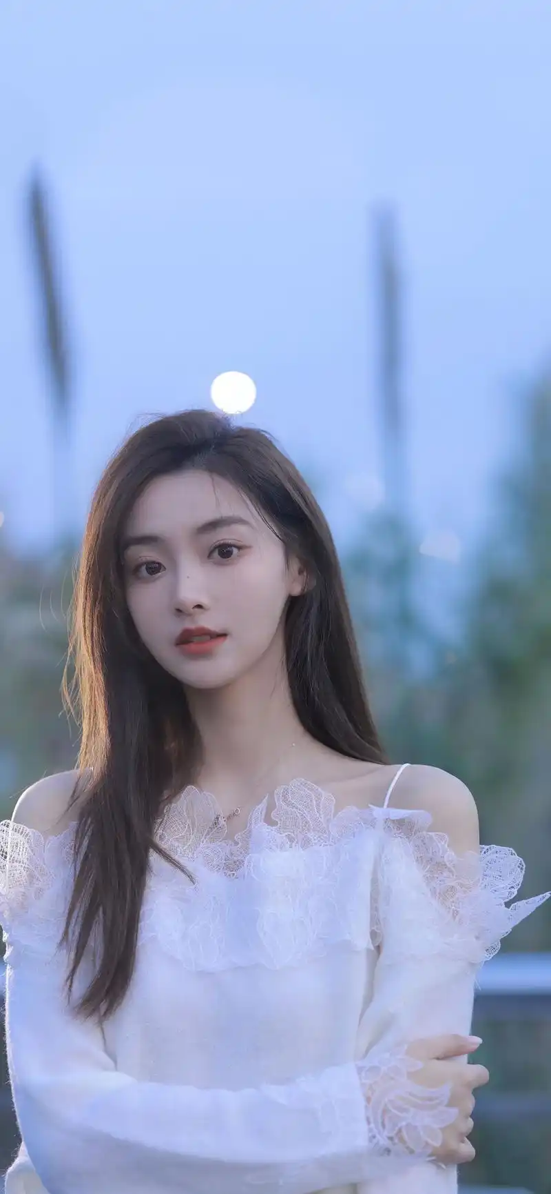 高清美女手机壁纸:两股金钗已相许,纤尘不留蝇敢拂