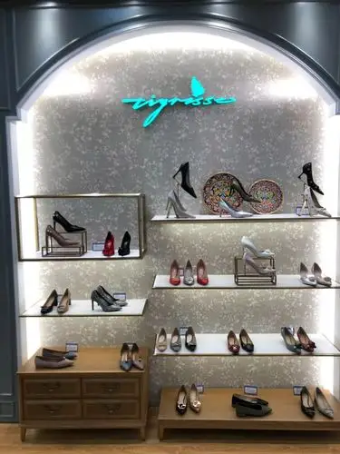 【百大中心店】轻奢女鞋品牌"碟愫"强势入驻百货大楼中心店鞋品商场