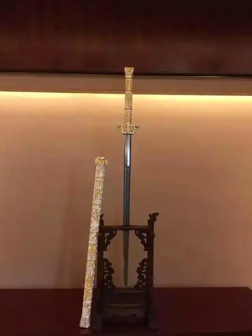 九龙宝剑乾隆皇帝陪葬宝剑