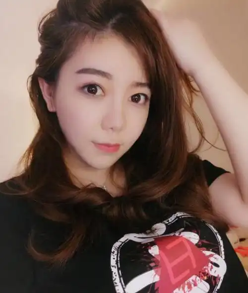 斗鱼主播刘飞儿又遇麻烦事,邻居声音太大,气得她想报警_直播