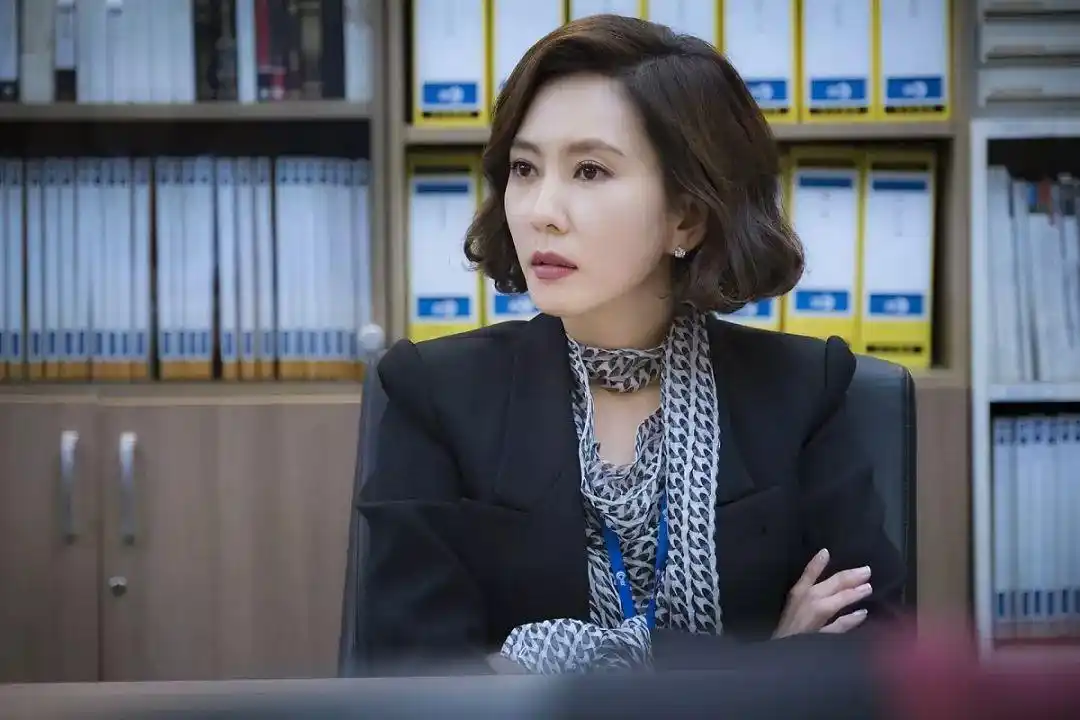 她与她的那部高分韩剧,最近都火到不行