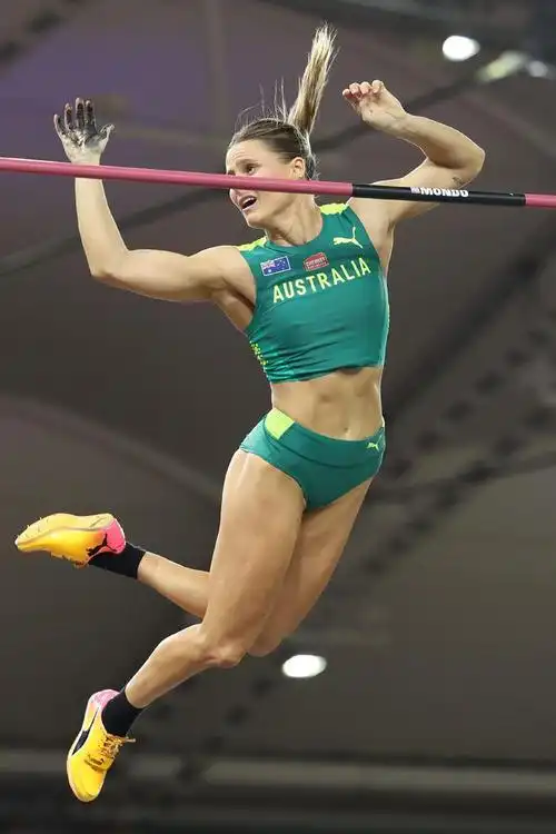 女子撑杆跳高决赛赛况