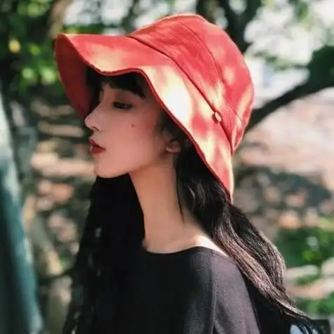 小红帽大美人戴帽子女生头像图片