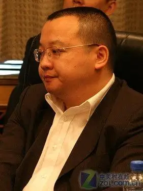 七彩虹总裁万山个人简介