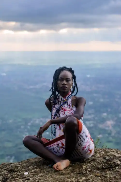 交通系统,人,公共领域的图像,动作,坐,女人,姿势,射击,尼日利亚人