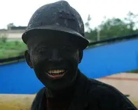 搞笑黑脸图片 - 趣表情,一个充满欢乐的表情包乐园