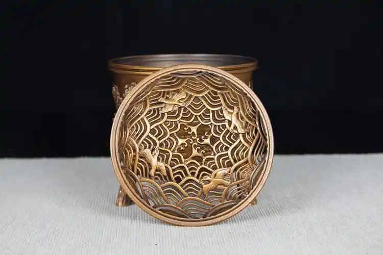 日本香炉 精山作 松竹梅 土豪金色 老香炉 带原装桐木供箱