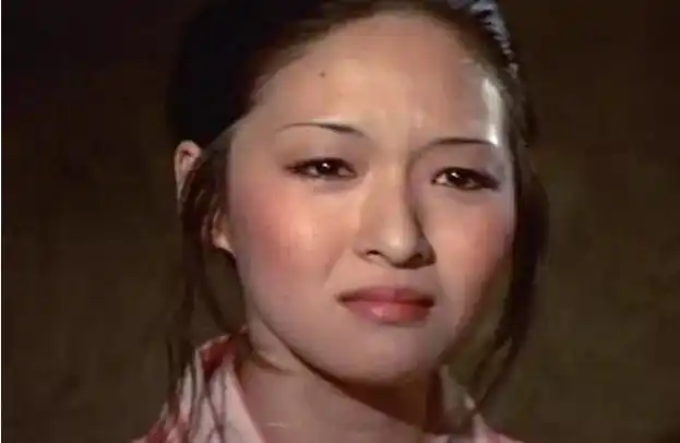 胡因梦在自传里承认了自己做过双眼皮手术.