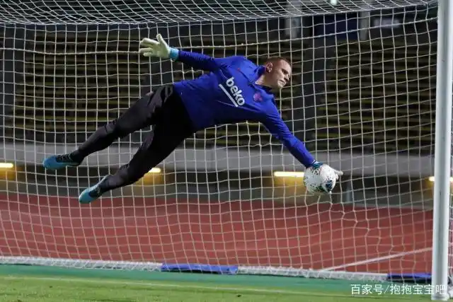 巴萨在神户的训练课!特尔施特根扑球很精彩