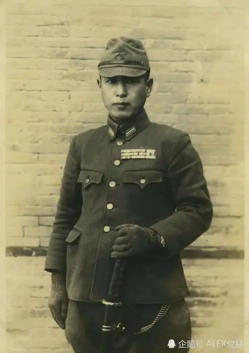 如金刚号战列舰,到1944年被击沉时,32人舰长全部都是大佐军衔,山本五