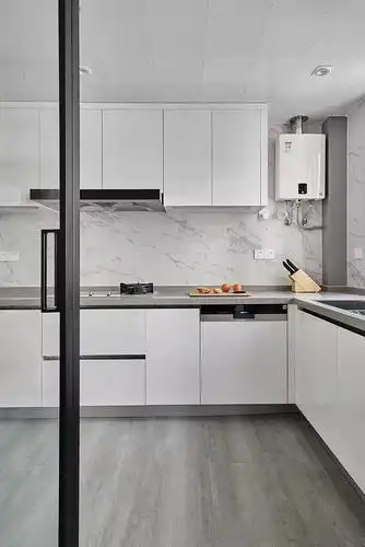 厨房墙面现在流行这样铺瓷砖耐脏又好看