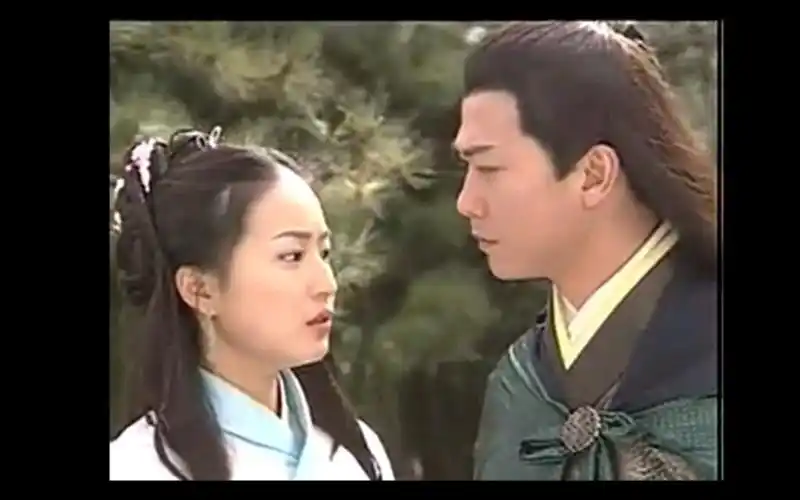 钱小豪鲍逸琳绿袍英男我绿袍不是纠缠不休的人果真是坏得坦坦荡荡