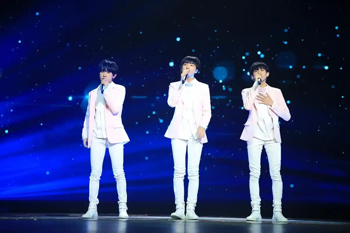 观众将有机会欣赏tfboys的经典和最新音乐作品,演出视觉效果也将达到