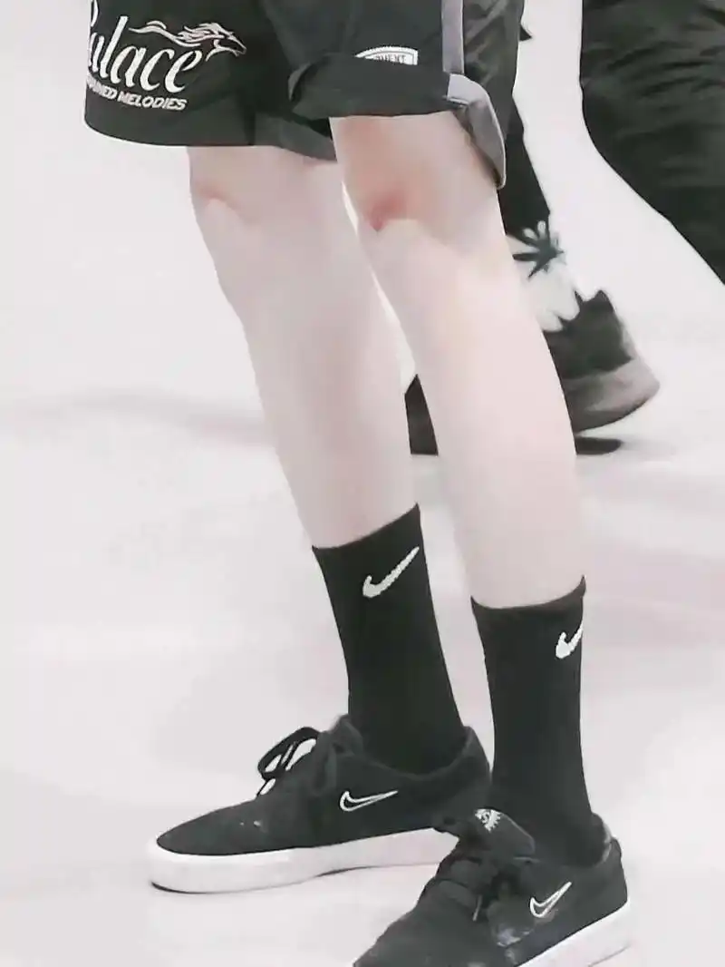 就是说不看脸谁知道这是男孩子的腿,有细又白00#体育生的腿  - 抖音