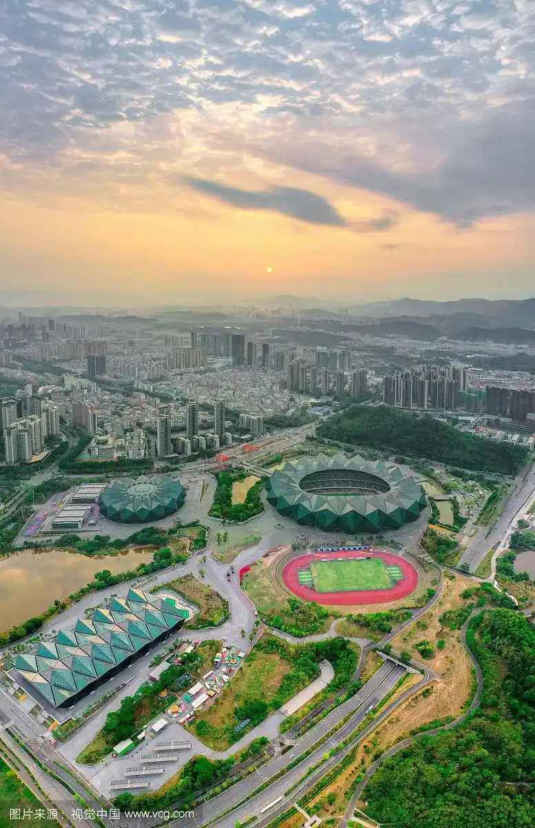 广东深圳龙岗大运中心鸟瞰图(旭日东升)