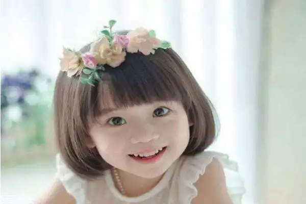 3岁宝宝短发简单编发 小女孩可爱发型
