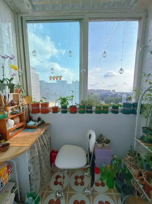 只蝈蝈～
#阳台改造 #爱生活爱养花 #我的花花草草 #装修设计灵感库