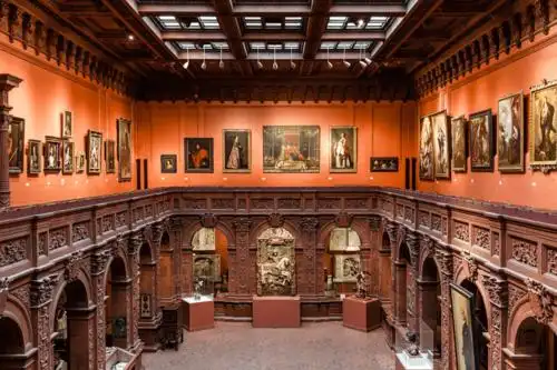 550盒一分钟售罄后画廊决定把最后的150套加档