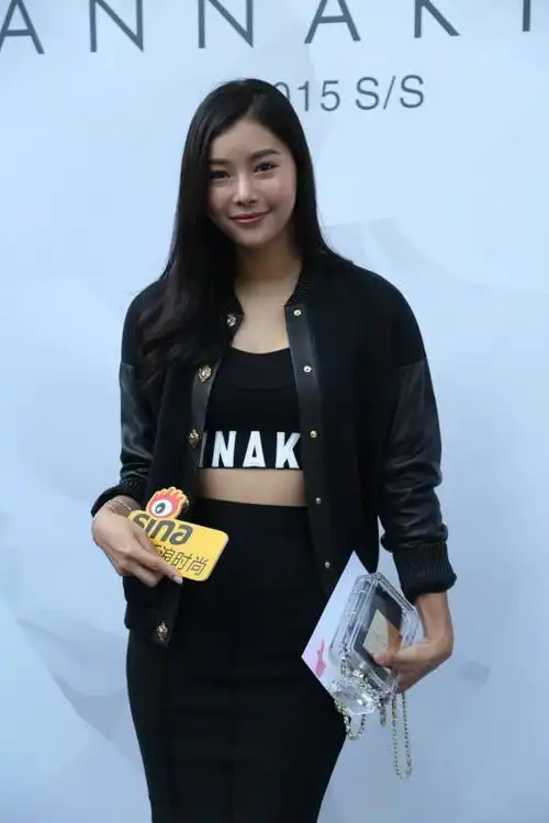 许静亮相annakiki秀场