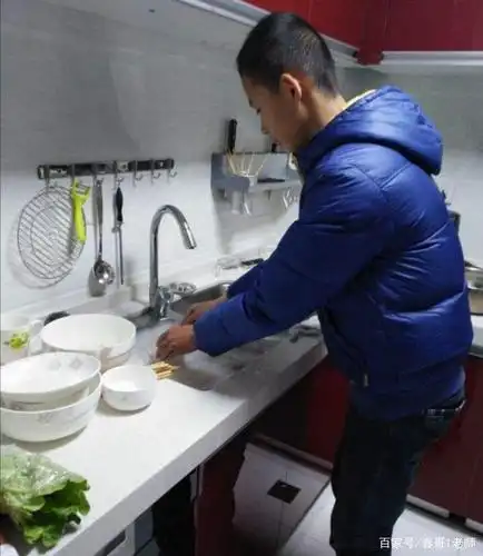 周末,我是一名快乐的洗碗工.