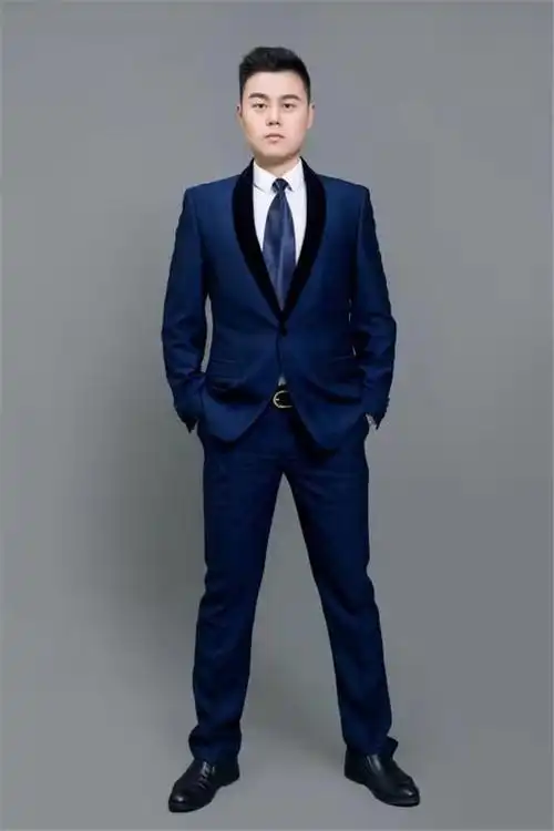 刘杨,我市青年歌手,开封市音乐家协会会员.