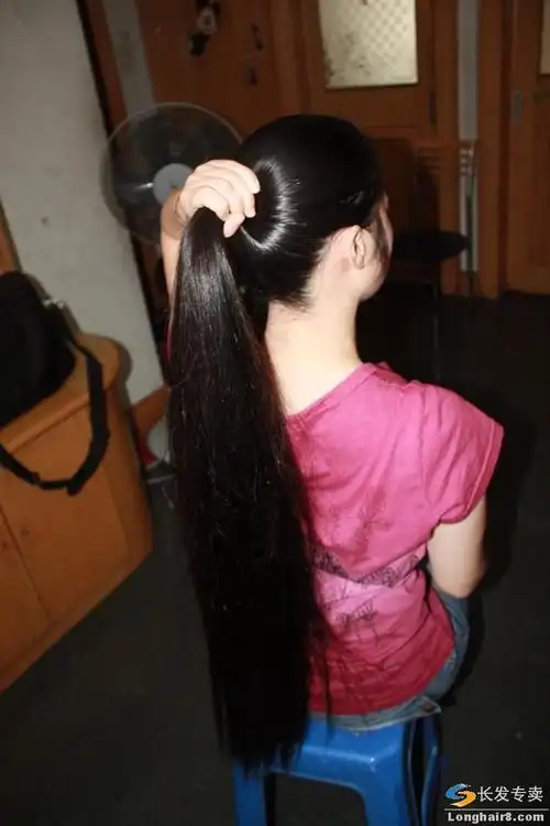 来来往往58号光盘:一刀剪下丰厚柔顺的秀发(9)