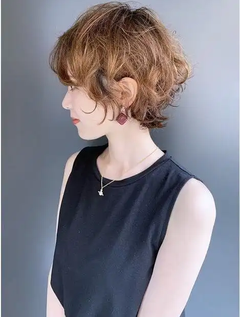 女人过了40岁,看看这三种短发,时尚显年轻|发型|脸型