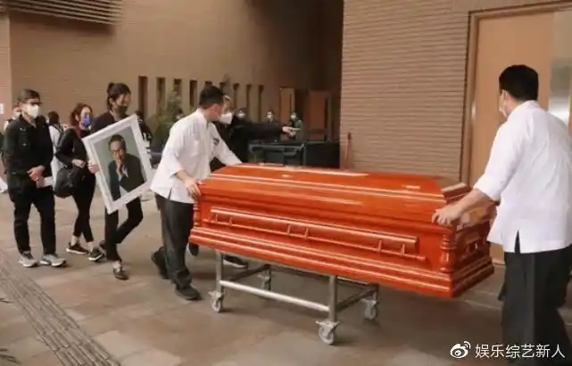 吴孟达出殡揭下港圈虚伪遮羞布现场没有扶灵人戏却做很足