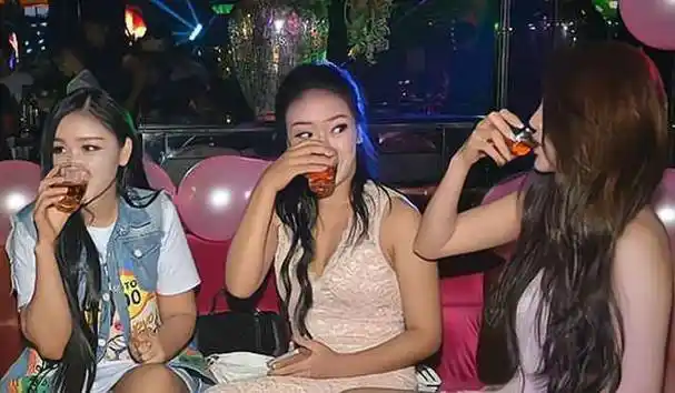 原创郑州皇家一号覆灭史从开业到消亡仅1年查处力度令人咋舌