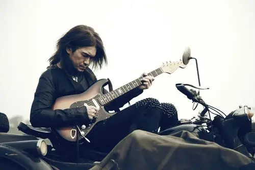 我怕时间太慢 日夜担心失去你 恨不得一夜之间白头 永不分离 迪克牛仔