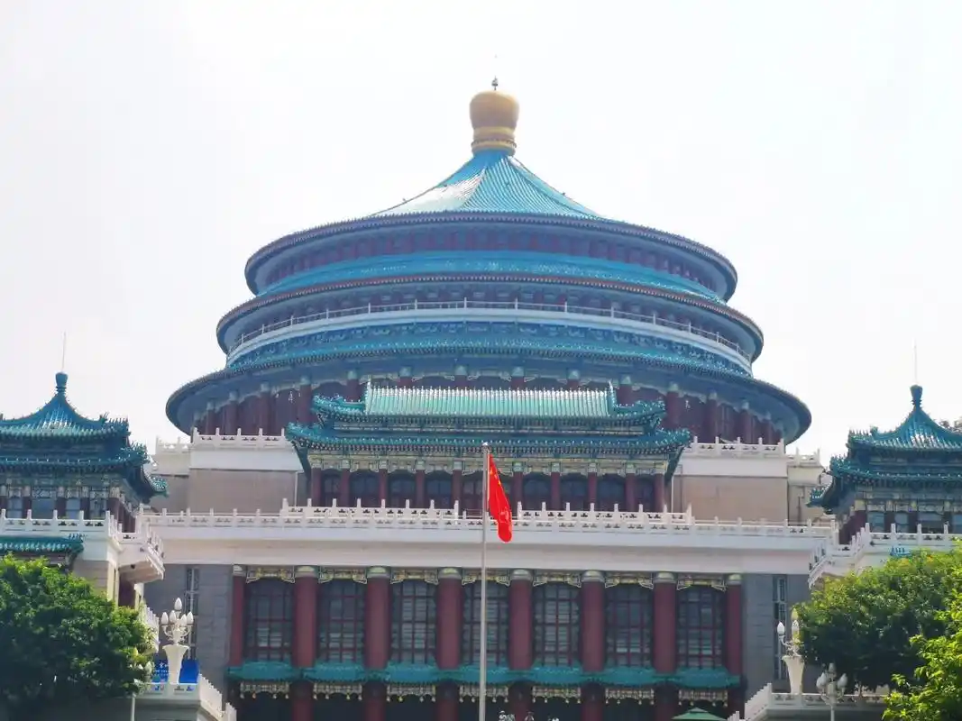 重庆人民大礼堂作为重庆市的标志性建筑和中国最 - 抖音