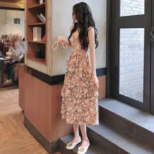 赫本风吊带碎花裙连衣裙子女2020年新款夏季中长款性感气质超仙气