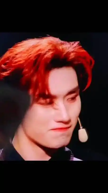 丁程鑫在演唱会上哭了##丁程鑫舞台造型爆改ladygaga