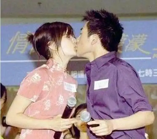 苏有朋双眼皮是割的 苏有朋为什么不结婚只因爱赵薇