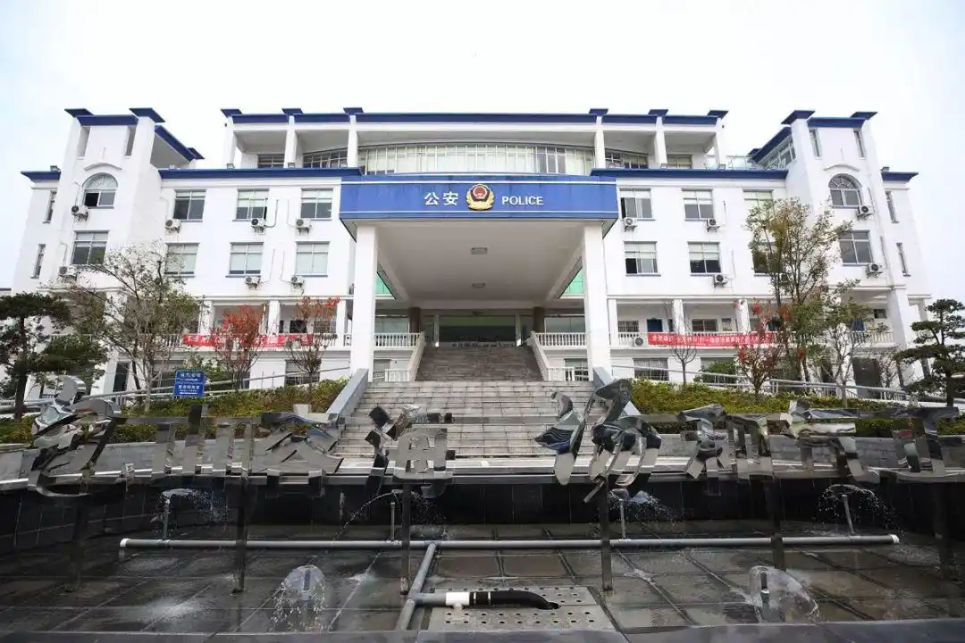 贴心服务 彰显为民初心//海门市公安局包场派出所地处海门东大门的